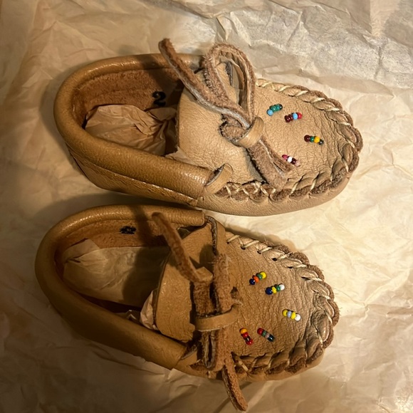 Beige Beaded Baby Moccasins - Picture 3 of 6